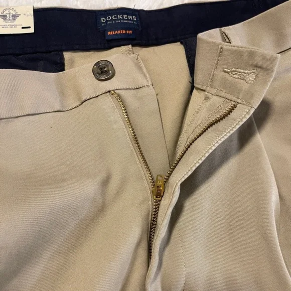 Dockers Comfort Khaki Men’s Comfort Waistband Relaxed Fit Pleated Pants 40X32 - Picture 6 of 14